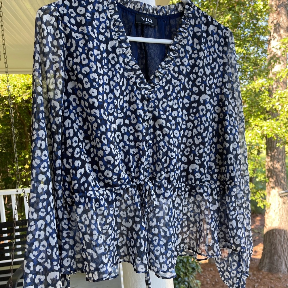 Vici Navy animal print blouse M